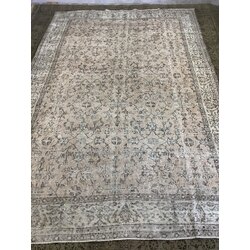 6’6 x 9’8 feet Antique Oushak