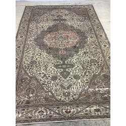 6’4” x 10 feet Turkish Handmade kayseri rug