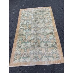 3’8 x 6’5 feet Antique Oushak 
