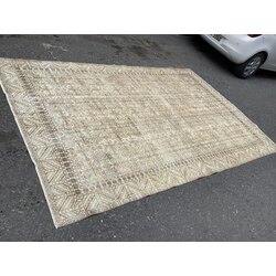 6’4” x 10’2” feet Antique Oushak
