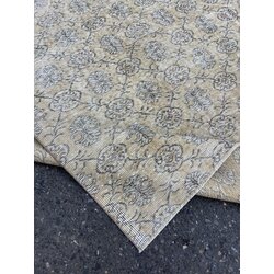 Oushak rug 5’9 x 10 feet