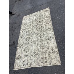 3’8 x 6’7 feet Antique Oushak 