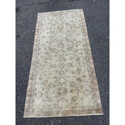Oushak rug 2’8 x 5’9 feet