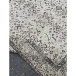 5’7 x 9’5 feet oushak rug