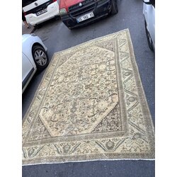 7’4 x 10’5 feet mahal rug