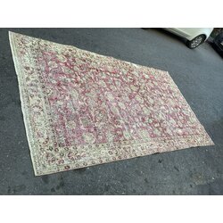 5’9 x 10 feet oushak rug