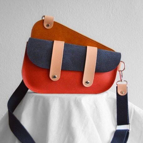 Hakiki Deri Çanta -Saddle Bag |Pueblo Deri – Canlı Renkler, Uzun Ömürlü & Şık Tasarım