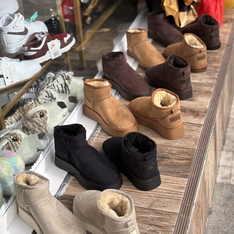 UGG 