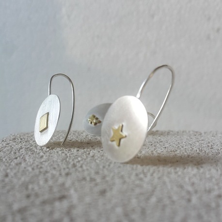 Tiny Bitsy Sallantılı Gümüş Küpeler