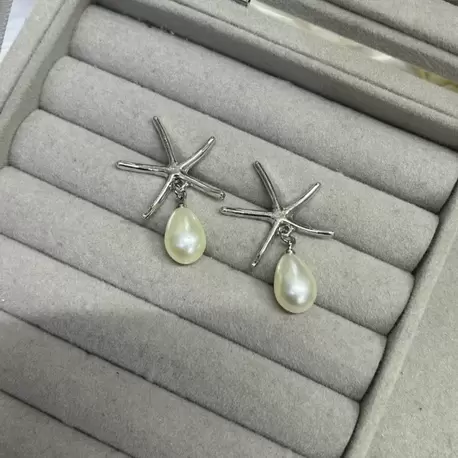 Gümüş Renk İncili Deniz Yıldızı Küpe