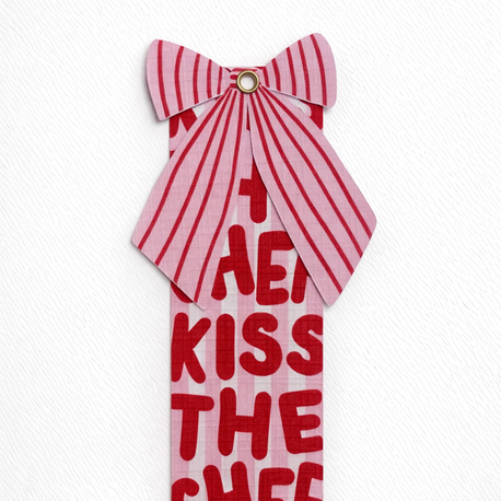 Kiss The Chef Fiyonk Detaylı Dokulu Yüzeyli Kitap Ayracı