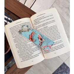 Turquoise Theme Koi Fish Kitap Ayracı