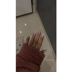 Cute girl takma tırnak