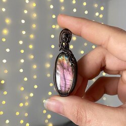 Mor-Pembe Labradorit Kolye