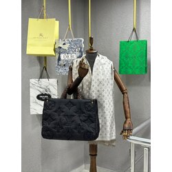 LV Waterproof OntheGo Siyah Çanta