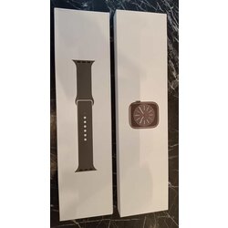 Apple Watch 8 akıllı saat