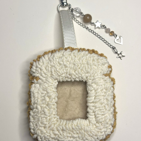 Ekmek ID Holder 