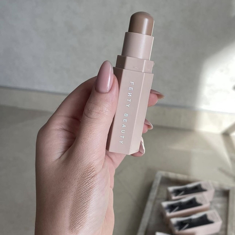 FENTY  MATCH CONTOUR STICK AMBER