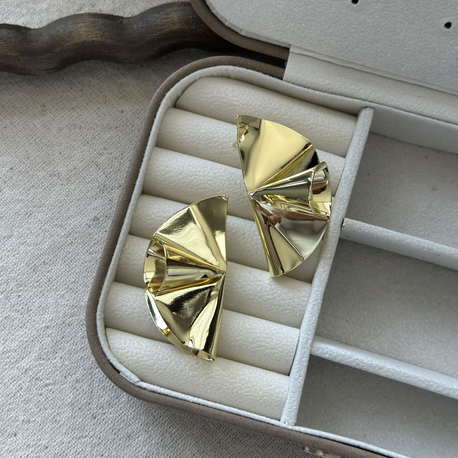 Yarım Daire Gold Plaka Küpe