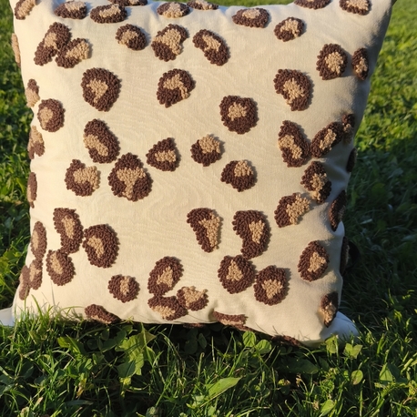 Leopar Desen Punch Nakışlı Kırlent Kılıfı
