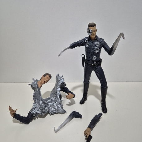 TERMİNATOR T-1000 MOVIE MANIACS 2001 YILI FİGÜRÜ
