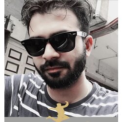 Klasik siyah güneş gözlüğü