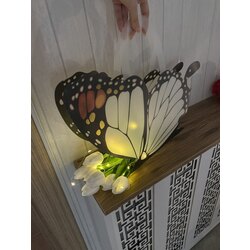 Beyaz kelebek çantalı beyaz lale buketi