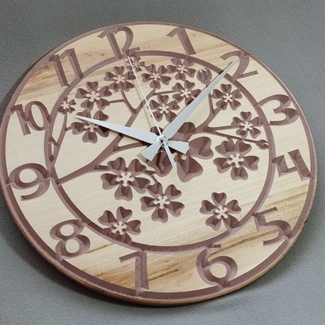 El Yapımı Ahşap Duvar Saati – Çiçek Desenli | 36 cm | Sessiz Mekanizma