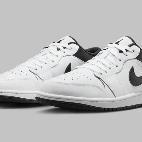 The Air Jordan 1 Low Goes “Reverse Panda” 40-45 - Arası Numaralar 