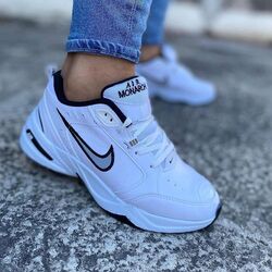 Nike Monarch
