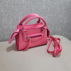 Manuka pembe çanta 