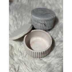 Takılık / saksı beton kutu