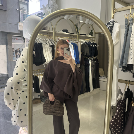 Kahve Fularlı Takım