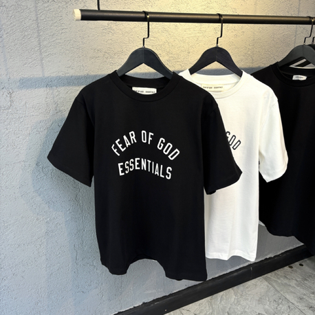 ESSENTIALS Premium Tshirt