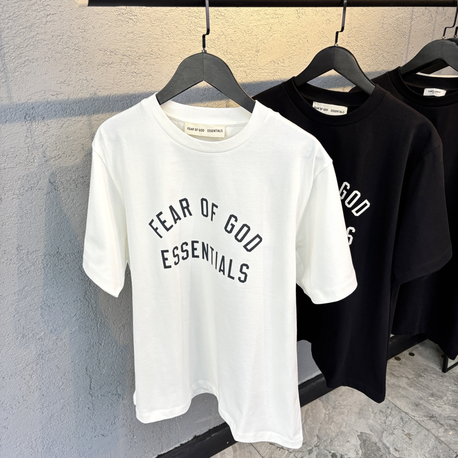 ESSENTIALS Premium Tshirt