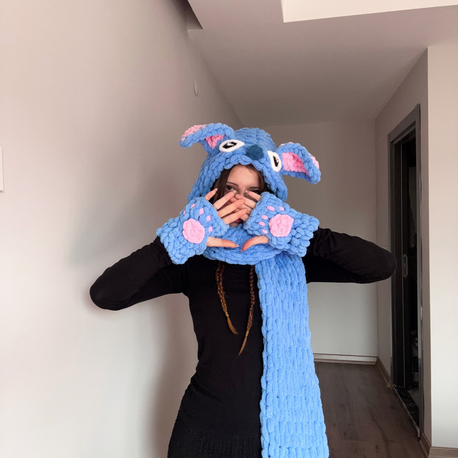 Stitch kapüşonlu atkı