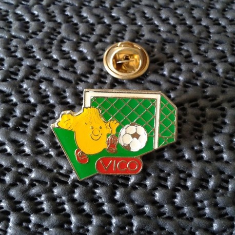 VICO FUTBOLCU PIN ROZET. NADİR,VINTAGE.