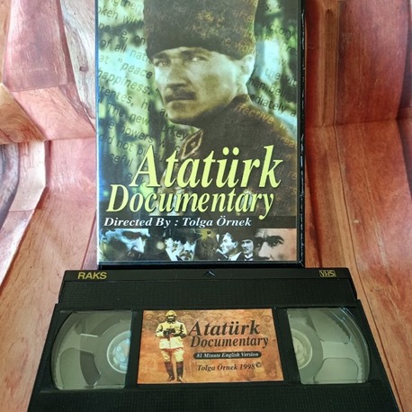 ATATÜRK DOCUMENTARY - ATATÜRK BELGESELİ İNGİLİZCE. VHS.