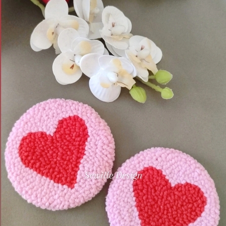 Punch İşlemeli Kırmızı Kalpli Pembe Araba Bardak Altlığı 7 cm 2'li, Araç İçi Aksesuarı