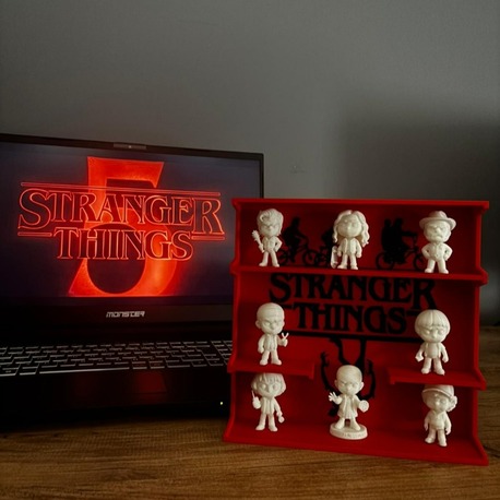 Stranger Things Figür Seti ve 20cm Standı