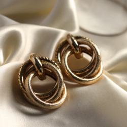 Gold Monica Küpe 