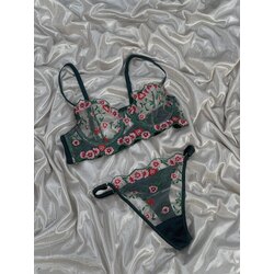Camellia Yeşil Nakışlı Takım