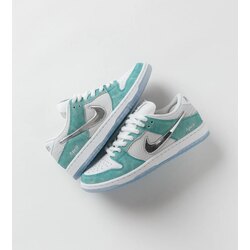 Nike SB x April Skateboards Dunk Low