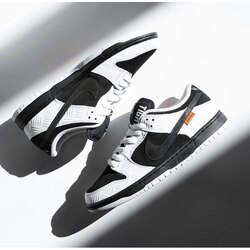 Nike Dunk Low “Tightbooth”