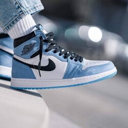 Nike Air Jordan 1 Retro High OG University Blue