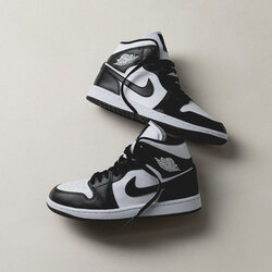 Nike Air Jordan 1 Mid *Panda*