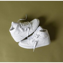 Air Jordan 1 Mid Triple White