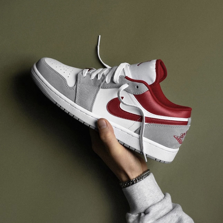 Air Jordan 1 Low SE Light Smoke Grey Gym Red