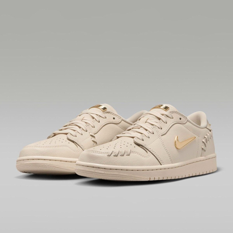 Jordan 1 Low Method of Make Legend Light Brown
