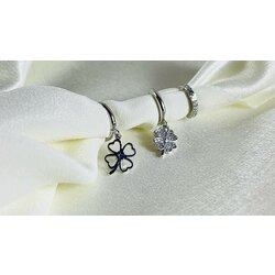 Silver Sallantılı Yoncalı Çoklu Küpe
